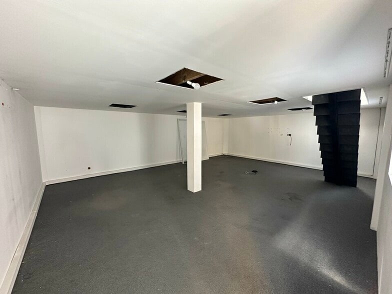 Flex in Saint-Maur-des-Fossés for lease - Building Photo - Image 2 of 7