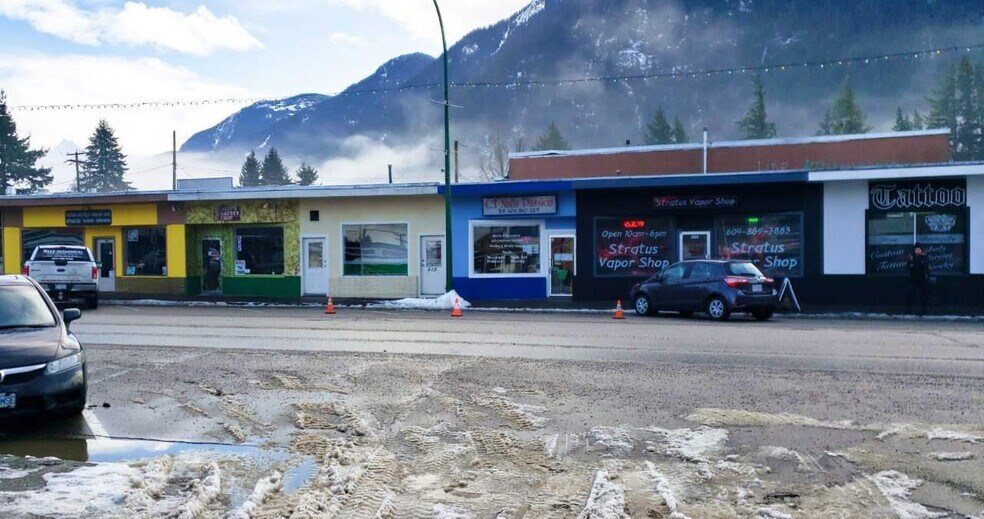 454 Wallace St, Hope, BC for sale - Primary Photo - Image 1 of 1