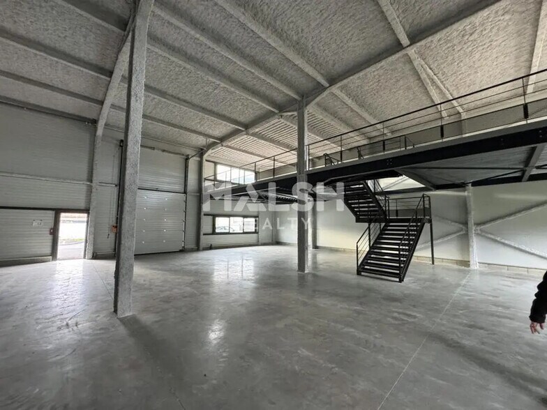 Flex in Andrézieux-Bouthéon for lease - Interior Photo - Image 2 of 2