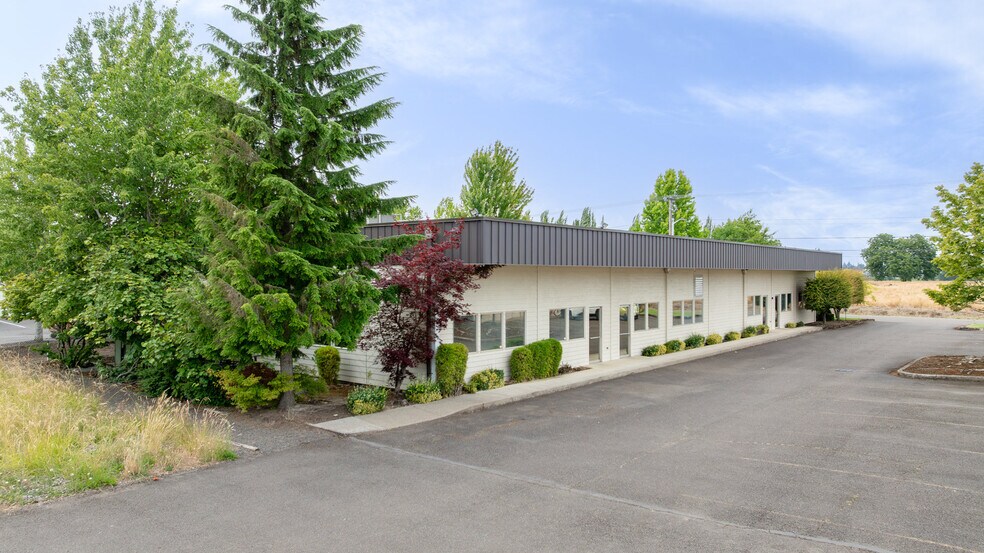 3200 NE Rivergate St, Mcminnville, OR à vendre - Photo du bâtiment - Image 1 de 37