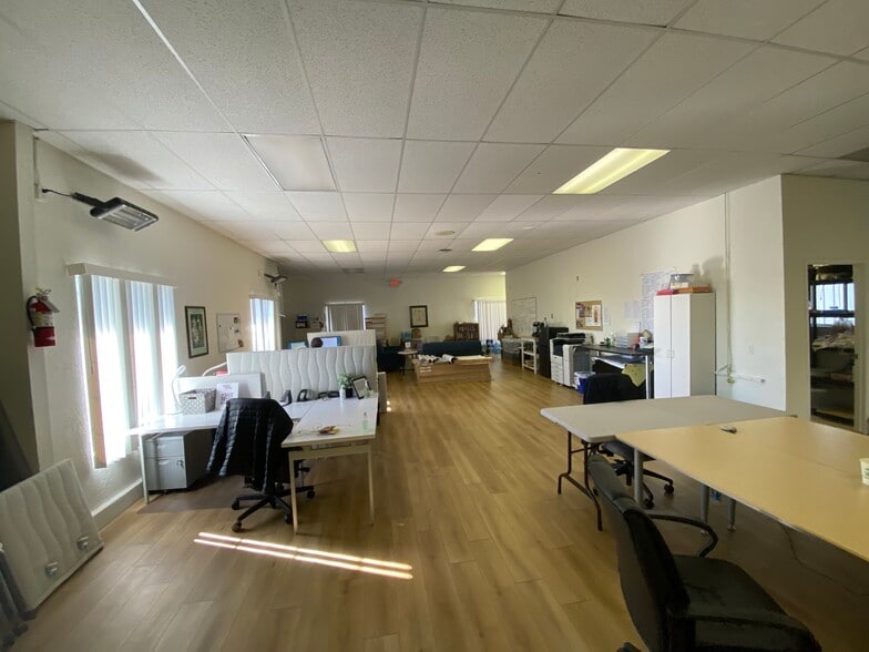 5011 Holly Dr, San Diego, CA à louer - Photo du bâtiment - Image 3 de 6