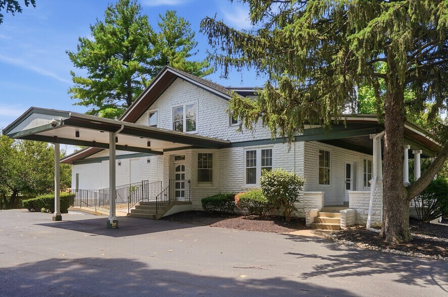 7293 Beechmont Ave, Cincinnati, OH for sale - Building Photo - Image 2 of 6