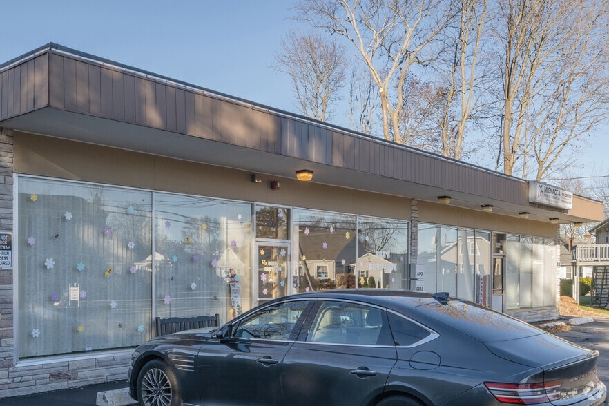 697-699 Willett Ave, Riverside, RI for sale - Building Photo - Image 3 of 5