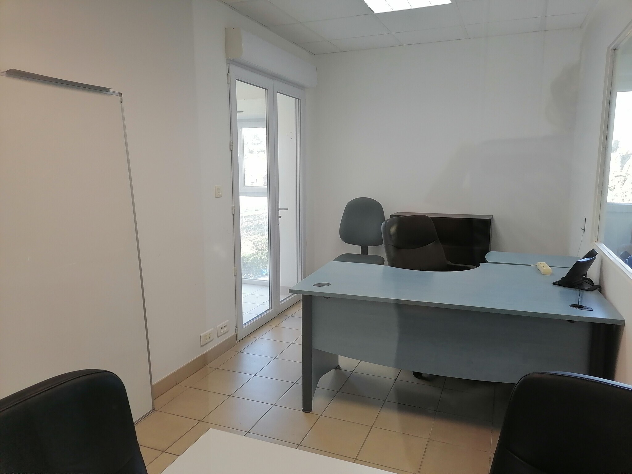 Avenue Du 19 Mars 1962, Auriol for lease Interior Photo- Image 1 of 4