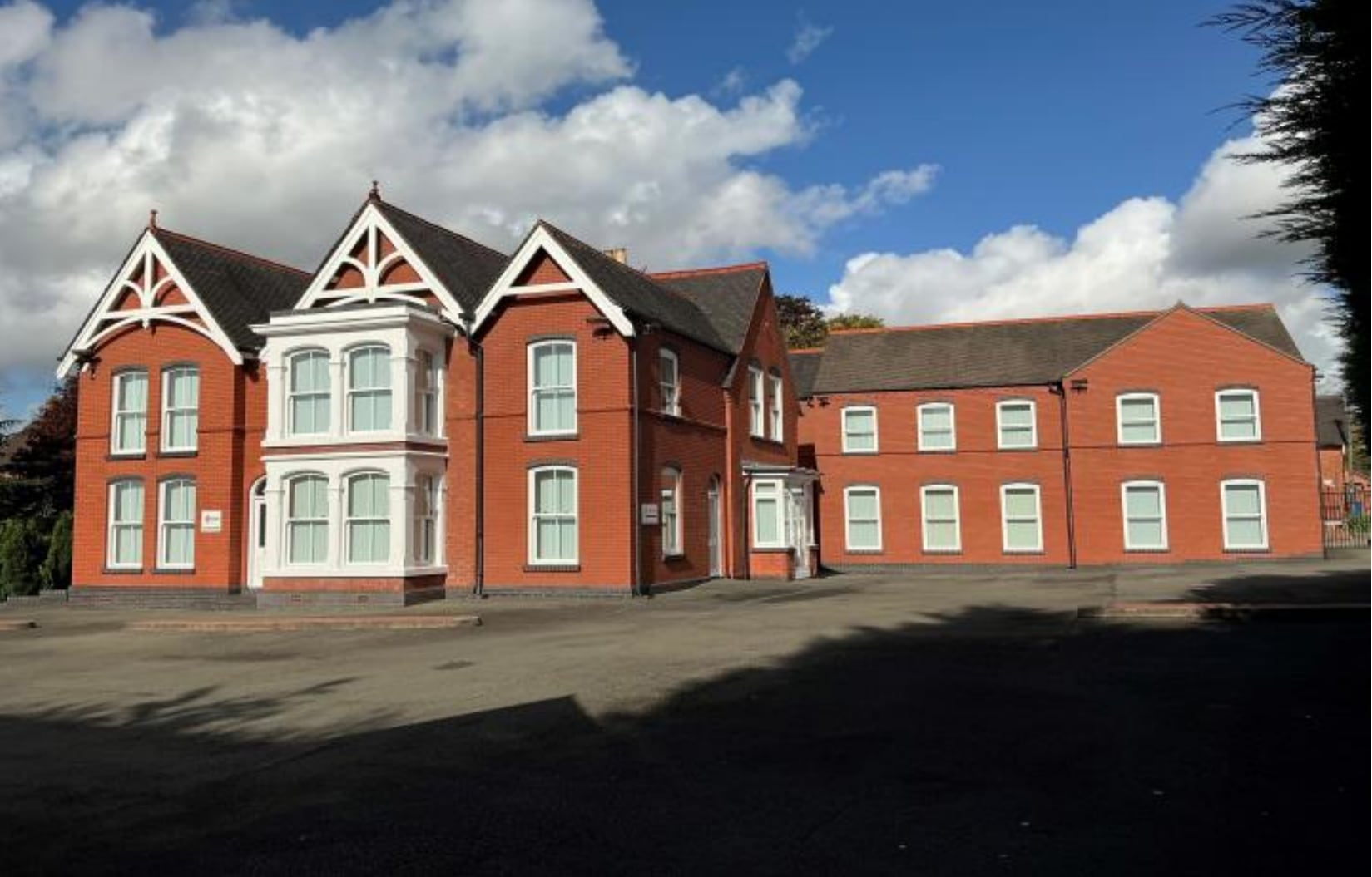 40 Upper Gungate, Tamworth for sale Building Photo- Image 1 of 6