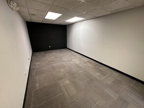 2335 Burton St Se, Grand Rapids, MI for lease Building Photo- Image 1 of 4