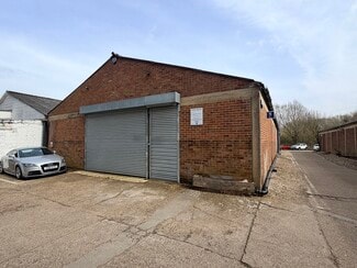 Plus de détails pour 16 Mimram Rd, Hertford - Local d'activités à louer