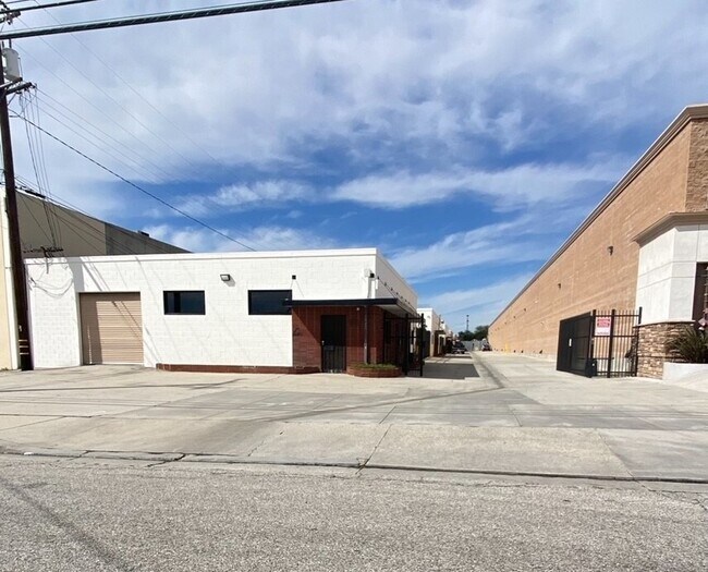 Plus de détails pour 4417-4419 Rowland Ave, El Monte, CA - Industriel à louer