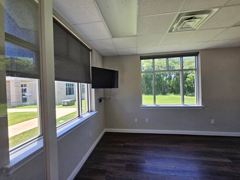 1402 S Custer Rd, McKinney, TX à louer - Photo du bâtiment - Image 2 de 12
