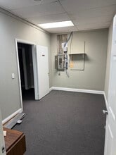 2305 N Gateway Ave, Rockwood, TN for lease Building Photo- Image 2 of 2