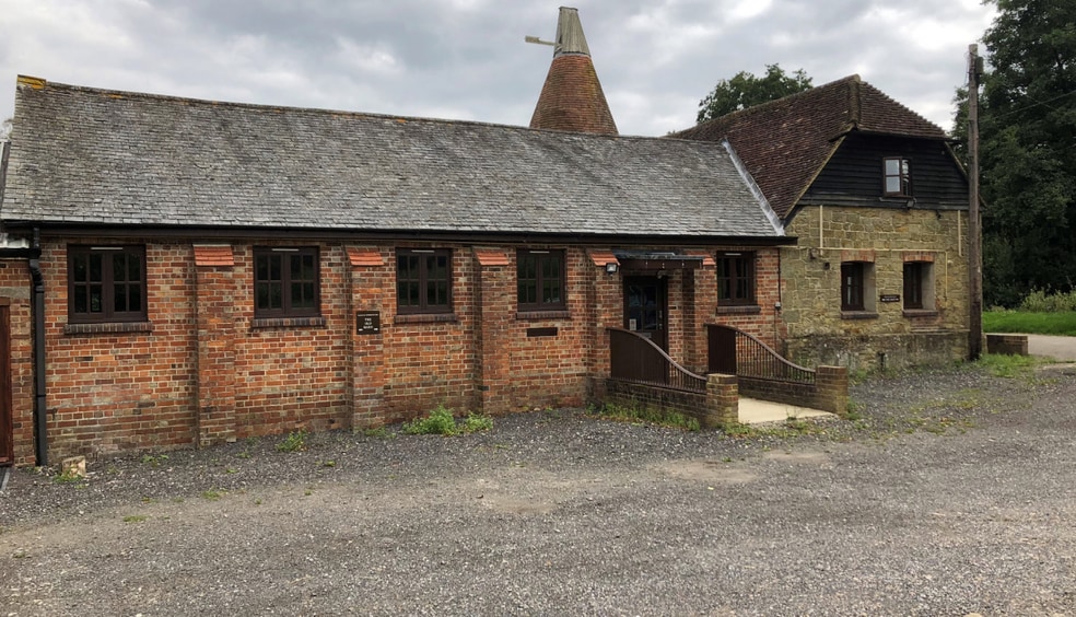 Cherry Gardens Hl, Groombridge for lease - Building Photo - Image 2 of 3