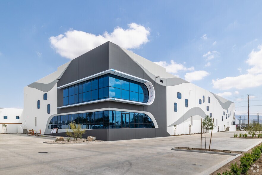 773 S Foisy St, San Bernardino, CA for lease - Building Photo - Image 2 of 8