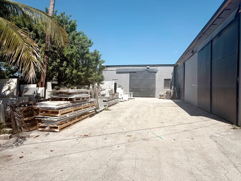4725 NW 36th Ave, Miami, FL for lease - Building Photo - Image 2 of 8