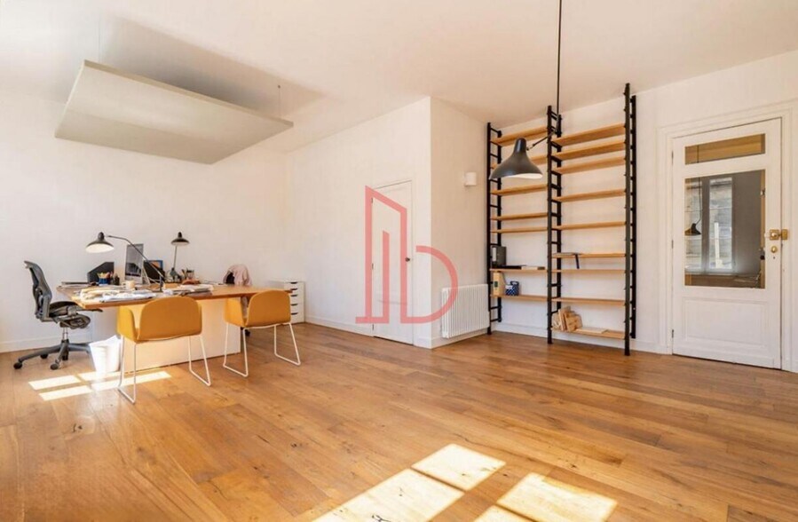 Office in Bordeaux for sale - Interior Photo - Image 2 of 8