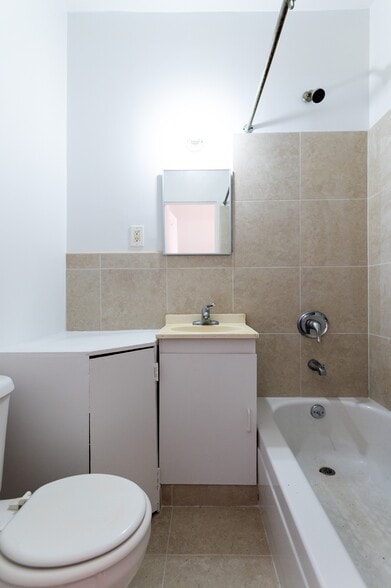 901 DeKalb Ave, Brooklyn, NY for lease - Interior Photo - Image 3 of 8