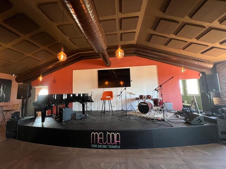 Commerce de détail dans Estepona à vendre - Photo du bâtiment - Image 2 de 18