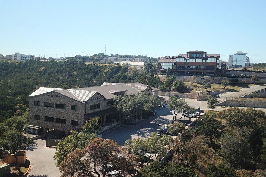 2951 Ranch Road 620 S, Lakeway, TX à louer - Photo du bâtiment - Image 3 de 21