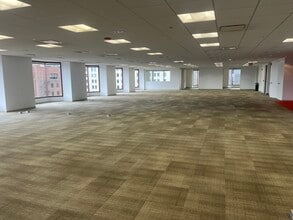 425 S Financial Pl, Chicago, IL for lease Building Photo- Image 2 of 5