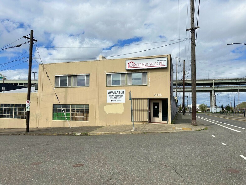 2335 N Clark Ave, Portland, OR à louer - Photo du bâtiment - Image 2 de 8