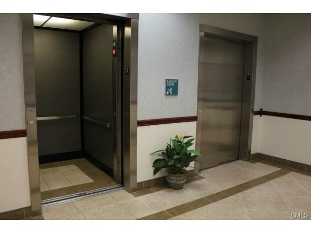 115 Technology Dr, Trumbull, CT à louer - Photo intérieure - Image 2 de 36