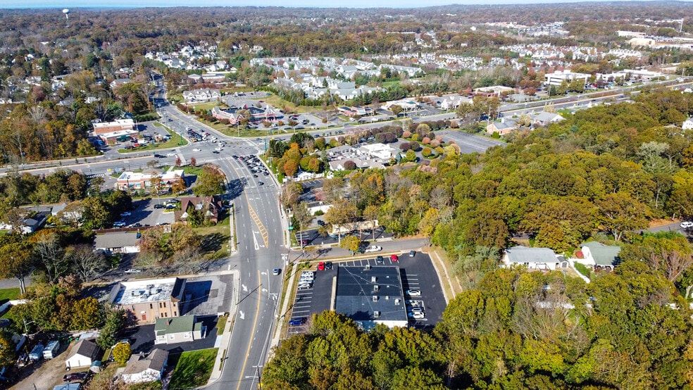181 Terry Rd, Smithtown, NY for sale - Primary Photo - Image 1 of 13