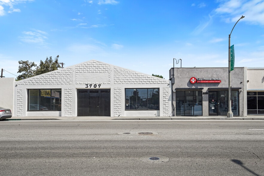 3909-3917 E Anaheim St, Long Beach, CA for lease - Primary Photo - Image 1 of 52
