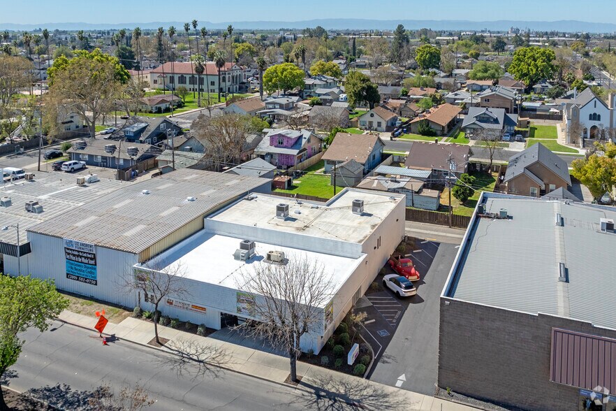 225 Lander Ave, Turlock, CA à louer - Aérien - Image 3 de 16