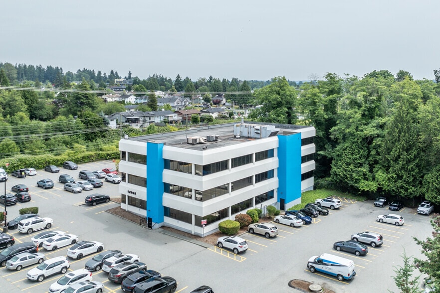 13798 94A Av, Surrey, BC à louer - Aérien - Image 2 de 2