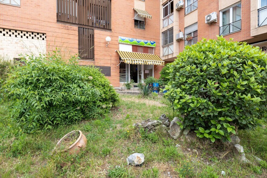 Calle Gabriela Mistral, 2, Granada, Granada à vendre - Photo du bâtiment - Image 2 de 25