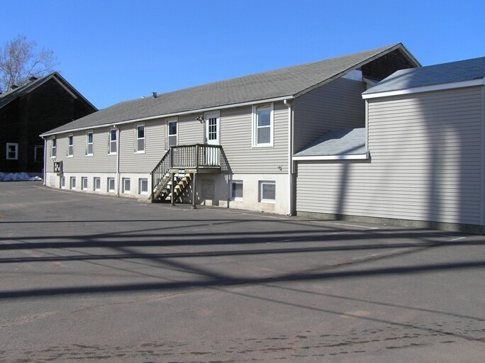 47-50 Plantation Rd, Broad Brook, CT for lease Primary Photo- Image 1 of 12