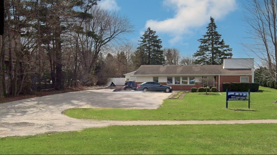 806 Penny Ave, East Dundee, IL for lease Primary Photo- Image 1 of 21