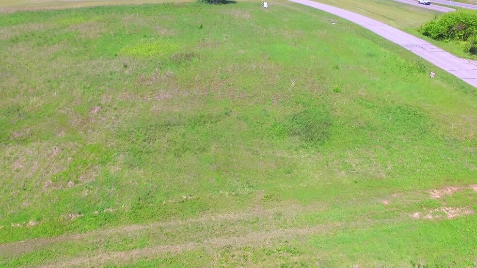 2215 N 58th St, Fort Smith, AR for sale - Commercial Listing Video - Image 3 of 11