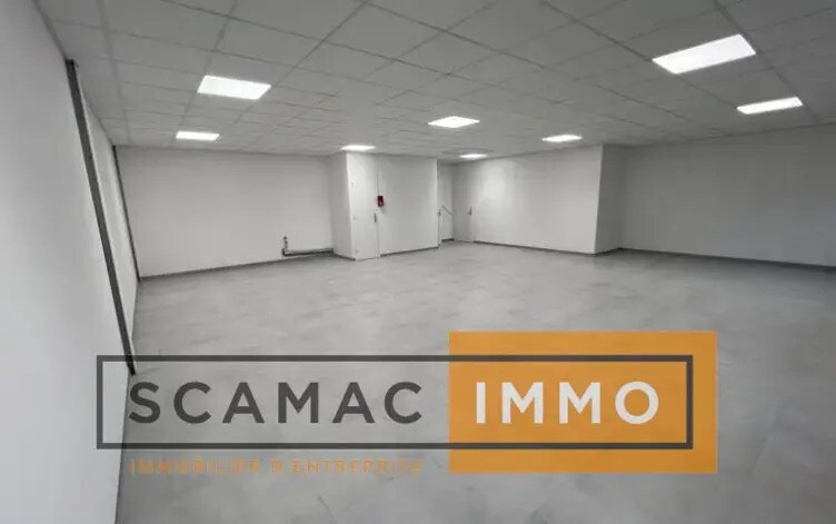 Retail in Salon-de-Provence for lease Interior Photo- Image 1 of 4