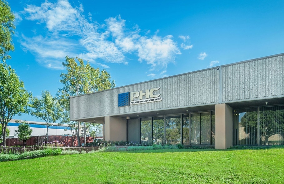 17819 Gillette Ave, Irvine, CA à louer - Autre - Image 2 de 7