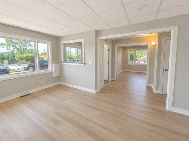 More details for 75 E Division St, Mundelein, IL - Office/Medical for Lease