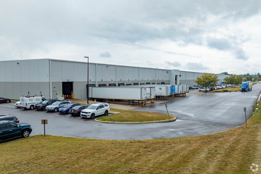 2250-2300 Progress Dr, Hebron, KY à louer - Photo du bâtiment - Image 3 de 5