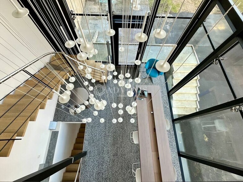 Office in L'Isle-Adam for lease - Interior Photo - Image 2 of 12