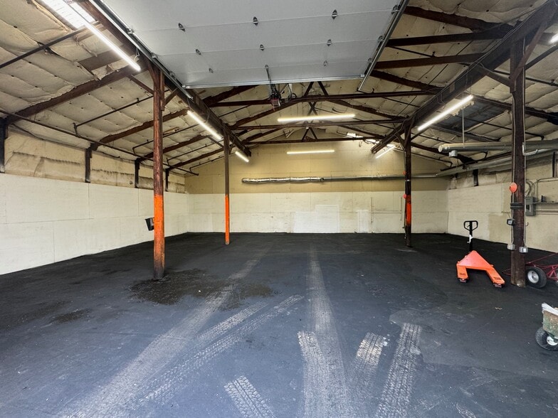 54 Knox Trl, Acton, MA for lease - Building Photo - Image 2 of 7