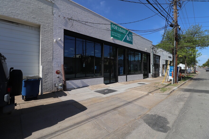 3009-3011 Canton St, Dallas, TX à louer - Photo du bâtiment - Image 2 de 5