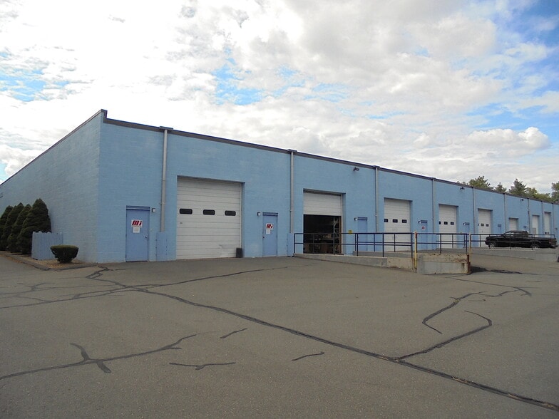 256 Main St, East Windsor, CT for lease - Building Photo - Image 2 of 17