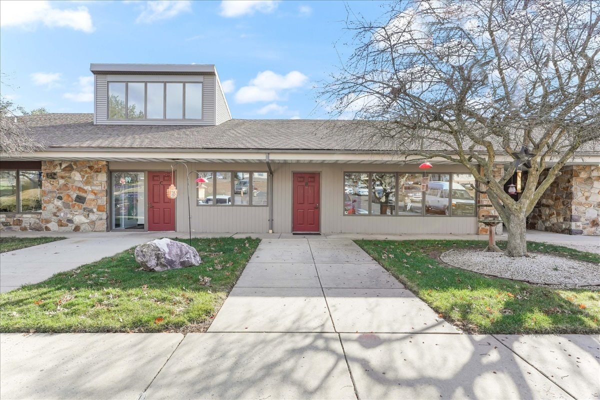 1590 Medical Dr, Pottstown, PA for lease Building Photo- Image 1 of 3