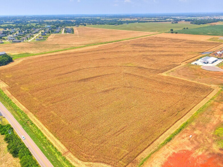 315 W Center Rd, Goldsby, OK à vendre - Photo du bâtiment - Image 3 de 7