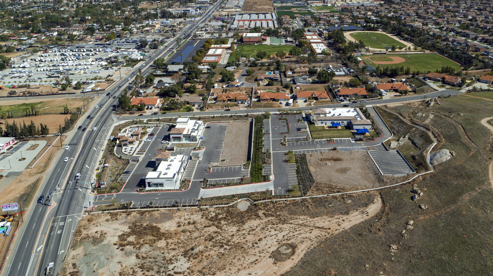 18233 Van Buren Blvd, Riverside, CA for lease - Building Photo - Image 3 of 3