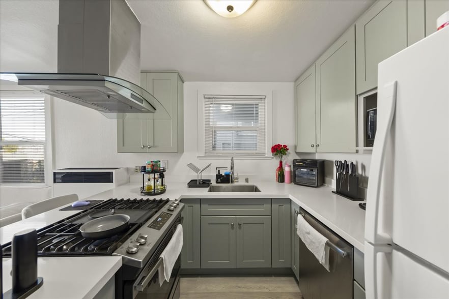 299 Rhine St, Daly City, CA for sale - Building Photo - Image 3 of 17