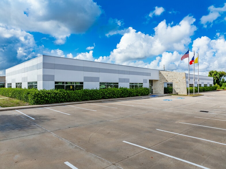 10401 Town Park Dr, Houston, TX for lease - Building Photo - Image 3 of 21