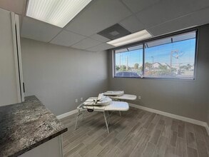 1620 Medical Ln, Fort Myers, FL à louer Photo intérieure- Image 2 de 7