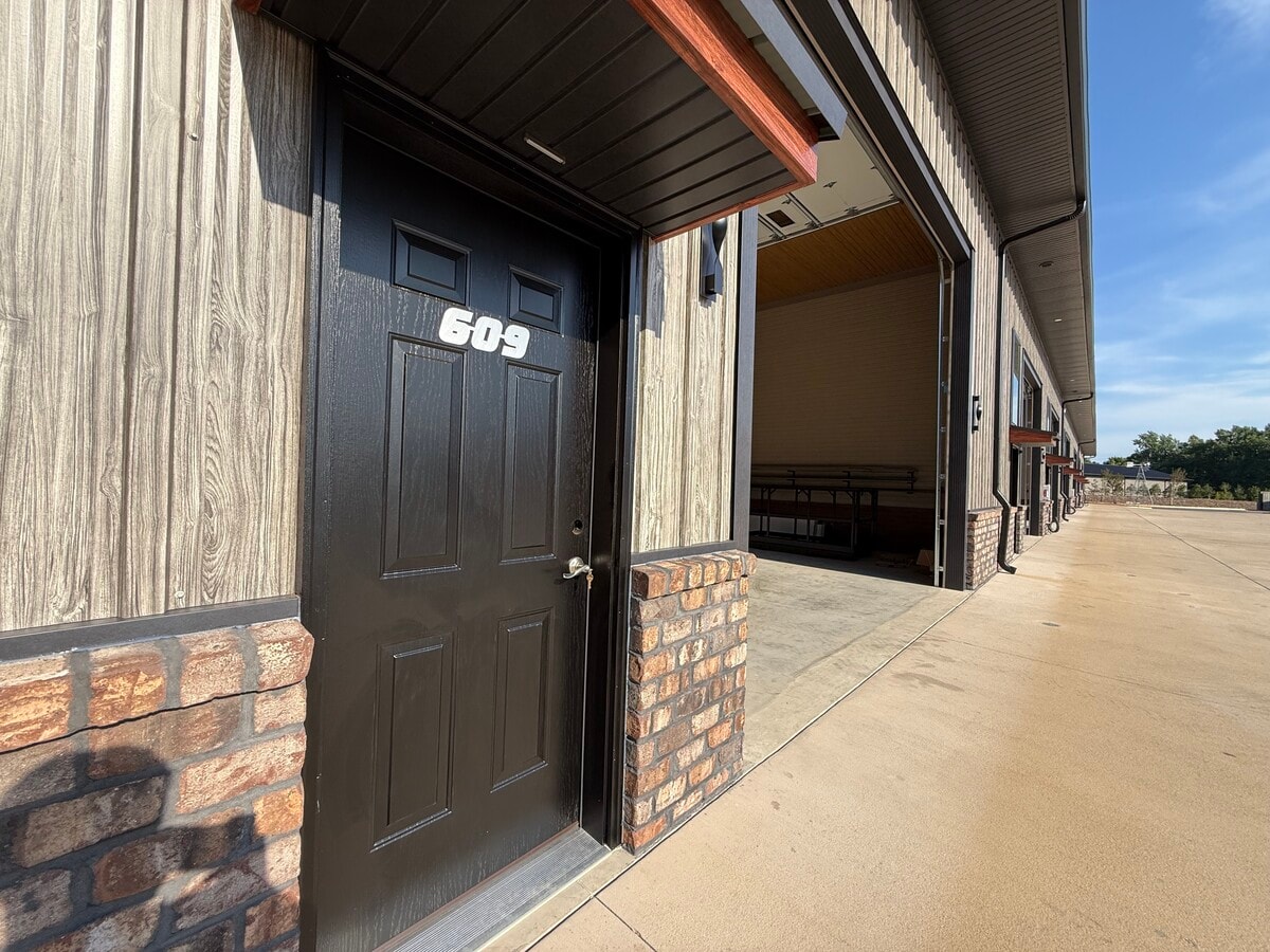 144 McCrary Rd, Mooresville, NC 28117 - Unit 609 - - Interior Photo - Image 1 of 3