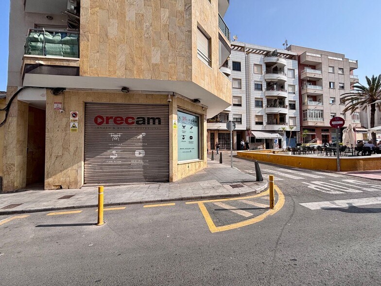 Retail in Torrevieja for sale - Building Photo - Image 2 of 15