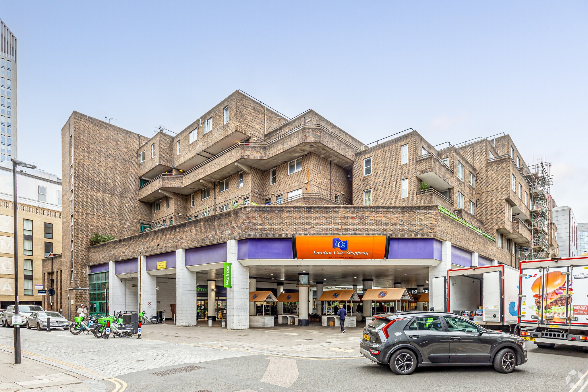 1-5 Cherry Tree Walk, London for sale Primary Photo- Image 1 of 1