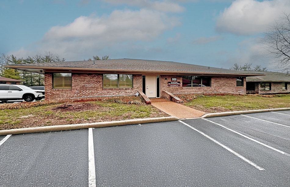 2900 Frank Scott Pky W, Belleville, IL for sale Primary Photo- Image 1 of 24